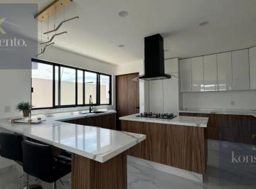 Casa en condominio · 286m² · 3 Recámaras · 2 Estacionamientos · Casa en Condominio en Lomas del Campanario