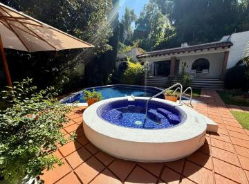 Casa · 639m² · 4 Recámaras · 3 Estacionamientos · Casa en Venta Cuernavaca Rancho Cortes