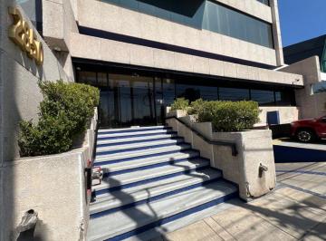 Oficina , Guadalajara · Oficina con Excelente Ubicación Sobre Av Lázaro Cárdenas, a Negociar