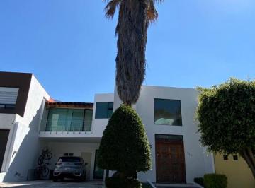 Casa de 3 habitaciones, Puebla · Casa en Venta Ubicada en Bosques de Angelopolis, Angelopolis, 3 Recamaras, Jardín, Areas Verdes