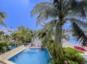 Departamento · 280m² · 4 Recámaras · 1 Estacionamiento · Departamento en Venta con Frente de Laguna - Puerto Aventuras