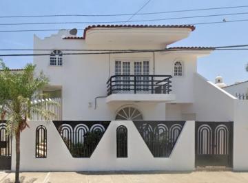 Casa de 5 habitaciones, Puerto Vallarta · Casa en Venta en Jalisco