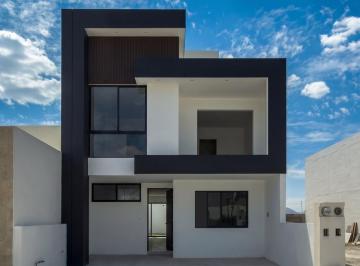 Casa en condominio · 126m² · 4 Recámaras · 2 Estacionamientos · Casa Nicole en Venta en Vilanova Residencial