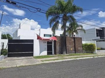 Casa · 505m² · 3 Recámaras · 4 Estacionamientos · Casa en Juriquilla