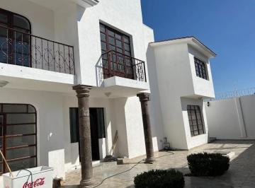 Casa · 290m² · 4 Recámaras · 3 Estacionamientos · Casa en Juriquilla