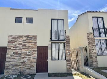 Casa en condominio de 2 habitaciones, El Marqués · Renta Casa Capital Sur Privada Seguridad Alberca Cerca Zona Industrial Quintana y El Marques