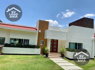 Casa · 605m² · 4 Recámaras · 10 Estacionamientos · Venta de Casa en Residencial Granjas Tequisquipan