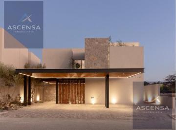 Casa · 424m² · 4 Recámaras · 4 Estacionamientos · Venta de Casa en Altozano Nuevo Queretaro