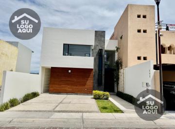 Casa · 325m² · 3 Recámaras · Casa en Fraccionamiento Cumbres del Lago