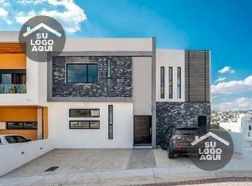 Casa · 299m² · 3 Recámaras · 3 Estacionamientos · Venta de Casa en Lomas de Juriquilla