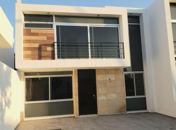 Casa de 4 habitaciones, León · Rento Casa Fracc. Soberna