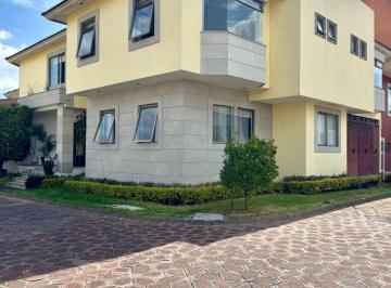 Casa de 4 habitaciones, Tlalpan · Hermosa Casa en Venta en Colinas del Bosque