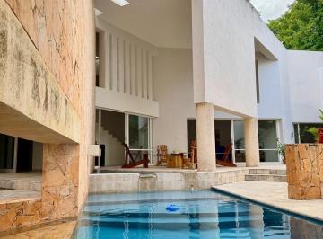 Casa · 490m² · 3 Recámaras · 2 Estacionamientos · Casa en Venta en Merida Yucatan, Emiliano Zapata Norte, con Paneles Solares