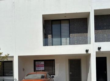 Casa de 4 habitaciones, Zapopan · Casa en Venta en Arboreto Residencial, Zapopan, Jalisco.