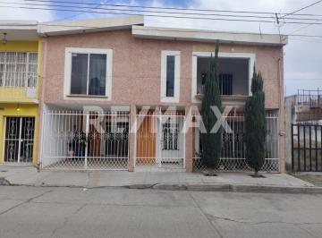 Casa · 243m² · 5 Recámaras · 1 Estacionamiento · Casa en Venta 5 Recamaras Col. 16 de Septiembre - (4)