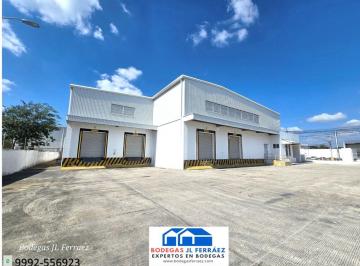 Bodega comercial de 2 habitaciones, Mérida · Bodega de 1020 m². - 4 Andenes de Carga - 120 m². Oficina