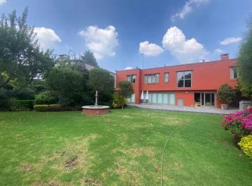 Casa · 460m² · 3 Recámaras · 6 Estacionamientos · Casa - Barrio Santa Catarina