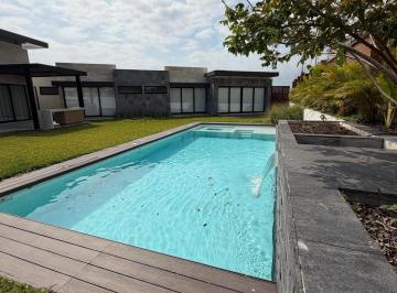 Casa · 700m² · 4 Recámaras · 3 Estacionamientos · Casa - Punta Tiburón