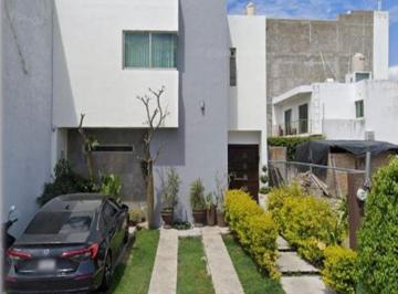 Casa de 4 habitaciones, Tepic · Recuperación Bancaria en Tepic, Nayarit