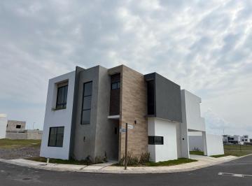 Casa · 185m² · 3 Recámaras · 2 Estacionamientos · Casa - Fraccionamiento Lomas de La Rioja