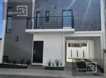 Casa · 147m² · 3 Recámaras · Casa Cerca del Tecnológico de Monterrey