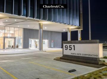Oficina · 55m² · 1 Estacionamiento · Oficina en Renta