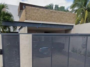 Casa de 4 habitaciones, Mérida · Recuperación Bancaria en Mérida, Yucatán