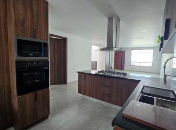 Casa · 245m² · 4 Recámaras · 2 Estacionamientos · Casa en Venta Atras de Plaza San Diego