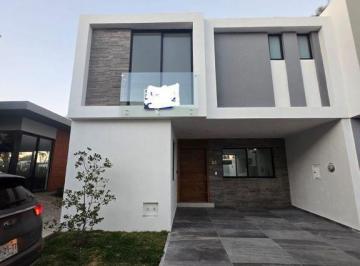 Casa en condominio · 196m² · 4 Recámaras · 2 Estacionamientos · Coto "Eucaliptos", Zona Solares
