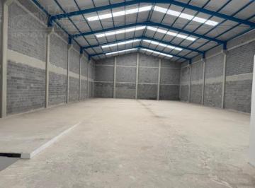 Bodega comercial · 660m² · 3 Estacionamientos · Bodega Industrial en Renta