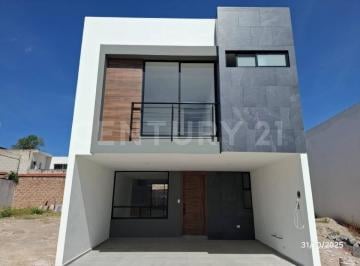 Casa · 186m² · 3 Recámaras · Venta de Casa con Roof Garden en Residencial Belmonte 1