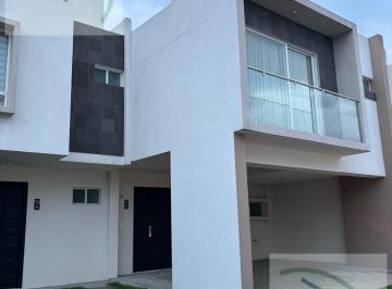 Casa · 138m² · 3 Recámaras · 4 Estacionamientos · Casa - Paseo Arboleda