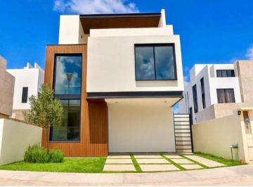 Casa de 4 habitaciones, Pachuca · Casa Moderna en Privada con Amenidades, Seguridad 24/7 y Roof Garden