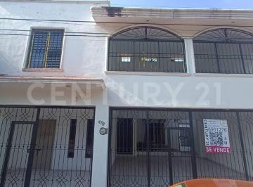 Casa · 433m² · 4 Recámaras · 2 Estacionamientos · Casa en Venta en El Centro de Colima