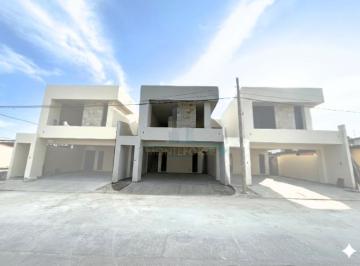 Casa · 240m² · 3 Recámaras · 2 Estacionamientos · Casa en Los Mangos