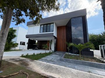 Casa en condominio · 610m² · 5 Recámaras · 3 Estacionamientos · Residencia en Venta con Vista Al Campo de Golf en Privada Yucatán Country Club