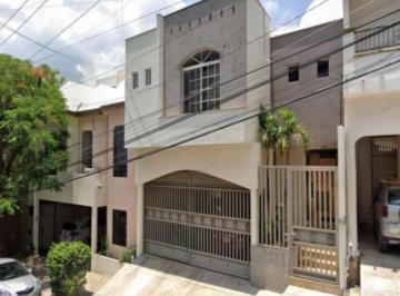 Casa de 3 habitaciones, Monterrey · Lasm51 - Casa en Venta en Pedregal La Silla 1er Sector – Funcional y Familiar