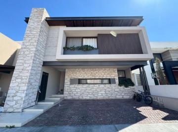 00558a7c0c4db4872520dc63e7d7461bda32560497dda3726ed257459875e116 · Casa de Lujo en Venta en Misión San Jerónimo. 12
