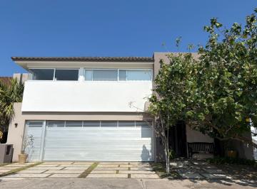 Casa · 393m² · Fracc. Punta Tiburón Hermosa Casa en Venta Amueblada y Equipada