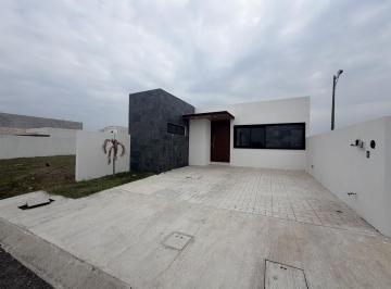 Casa · 105m² · 2 Recámaras · 2 Estacionamientos · Casa en Venta de Una Planta en Lomas de La Rioja Riviera Veracruzana Alvarado Veracruz