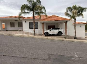 Casa · 243m² · 3 Recámaras · 1 Estacionamiento · Casa en Venta en Residencial Puerta de Hierro IV en Chihuahua, Chih.