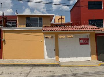 Casa · 250m² · 4 Recámaras · 1 Estacionamiento · Casa Renta San Felipe Tlalmimilolpan Toluca