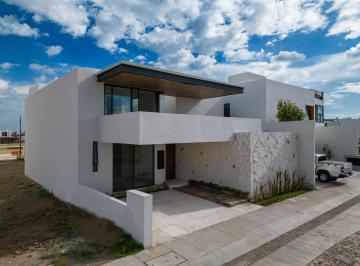 Casa en condominio · 280m² · 4 Recámaras · 2 Estacionamientos · Casa Helena en Punta Arena (Norponiente)