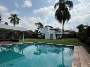 Casa · 650m² · 7 Recámaras · 10 Estacionamientos · Casa en Venta, Zona Dorada en Reforma, Cuernavaca