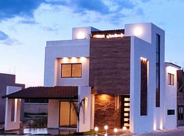 Casa de 4 habitaciones, Aguascalientes · Casa en Las Plazas con Recámara en Planta Baja. Lista Para Estrenar