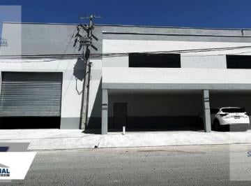 Bodega comercial · 1045m² · 4 Estacionamientos · Bodega en Renta Guadalupe