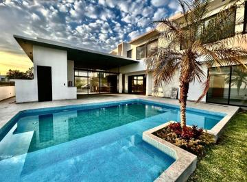 Casa de 4 habitaciones, Cuernavaca · Casa en Venta en Lomas de Cocoyoc