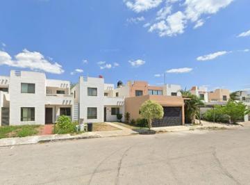 Casa de 3 habitaciones, Mérida · Casa en Venta en Fraccionamiento La Américas II en Mérida