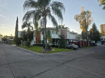 Casa de 5 habitaciones, Zapopan · Casa en Venta Puerta de Hierro, Zapopan, Jalisco