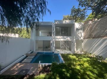 Casa · 230m² · 4 Recámaras · 2 Estacionamientos · Lomas de Cuernavaca Casa - Clave Cs388